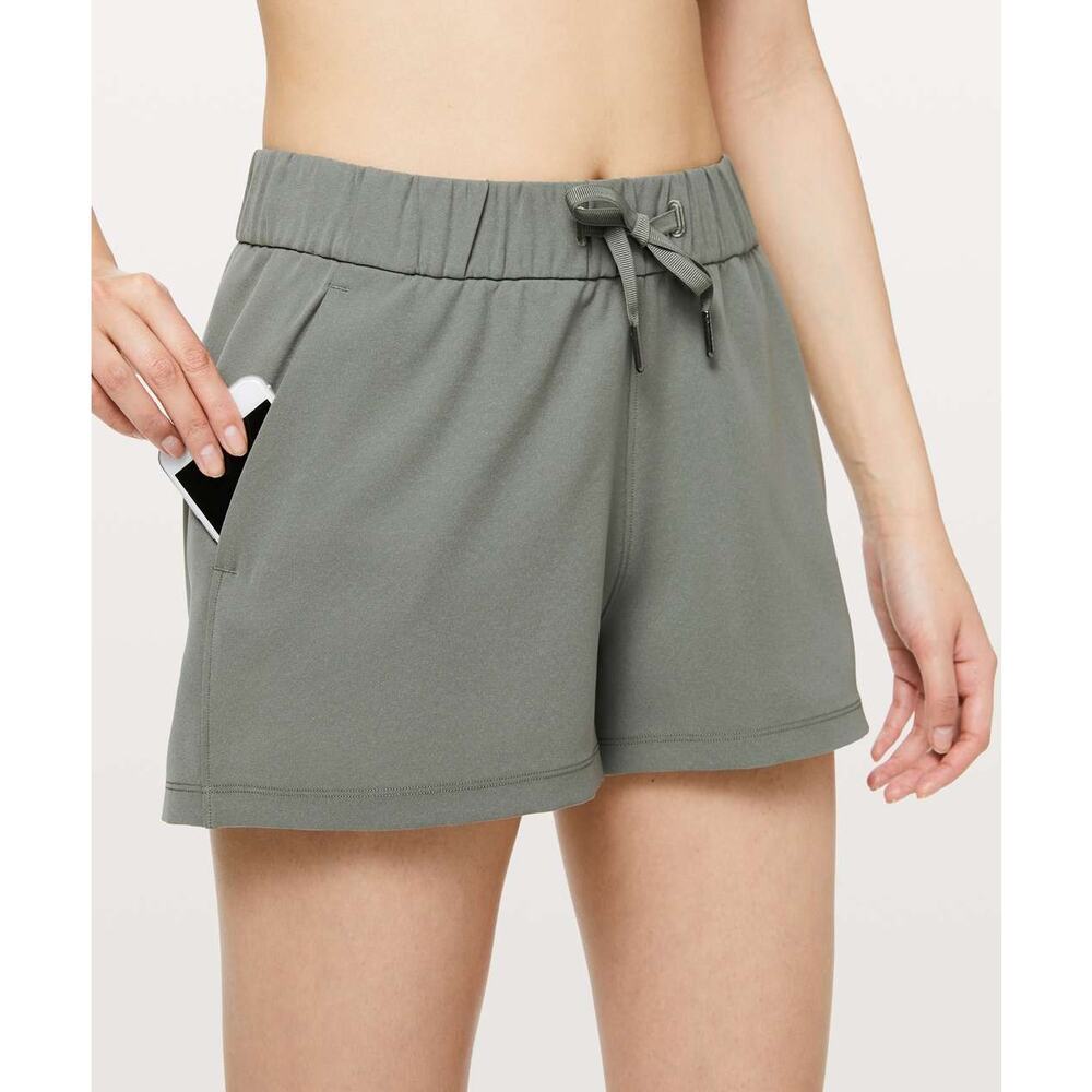 Lululemon On The Fly Woven Shorts 2.5" Lounge Outdoor Active Green Sz 6